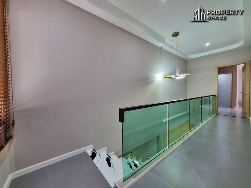  Modern Luxury 4 Bedroom Pool Villa For Investment In Thappraya For Sale Image 13