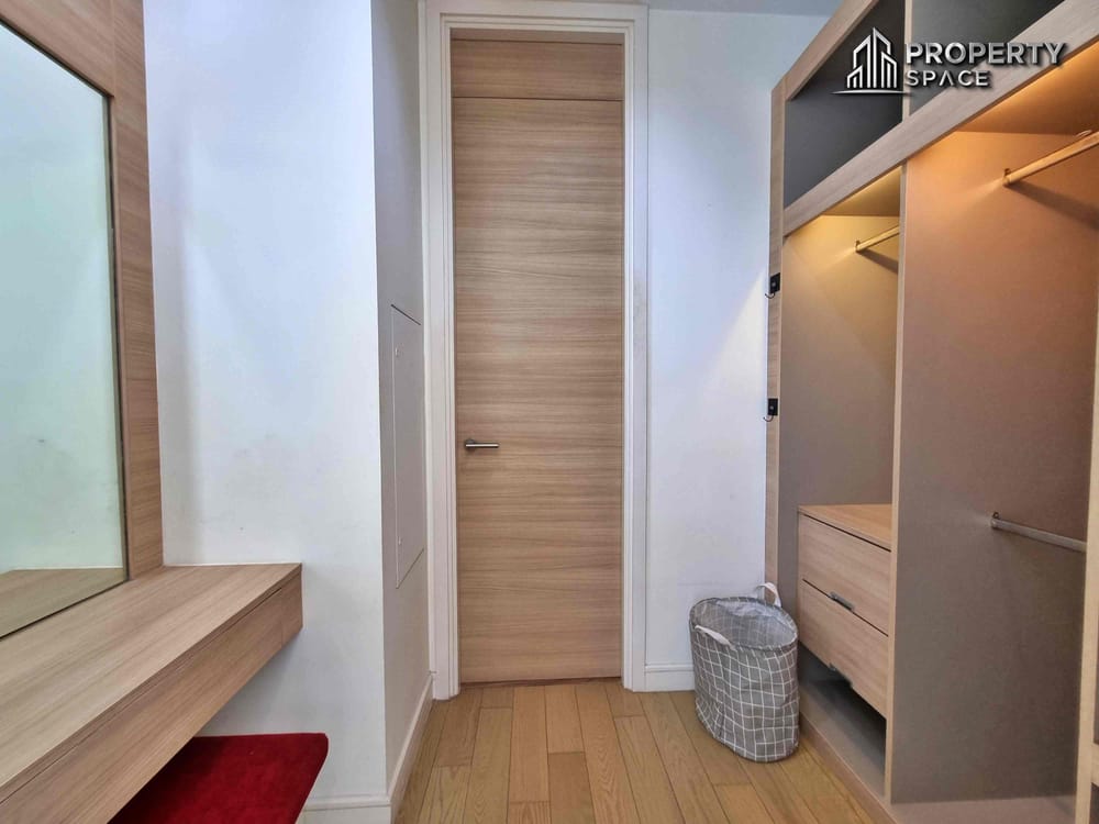 Sea View 2 Bedroom High Floor In Reflection Condo Pattaya For Rent Image 14