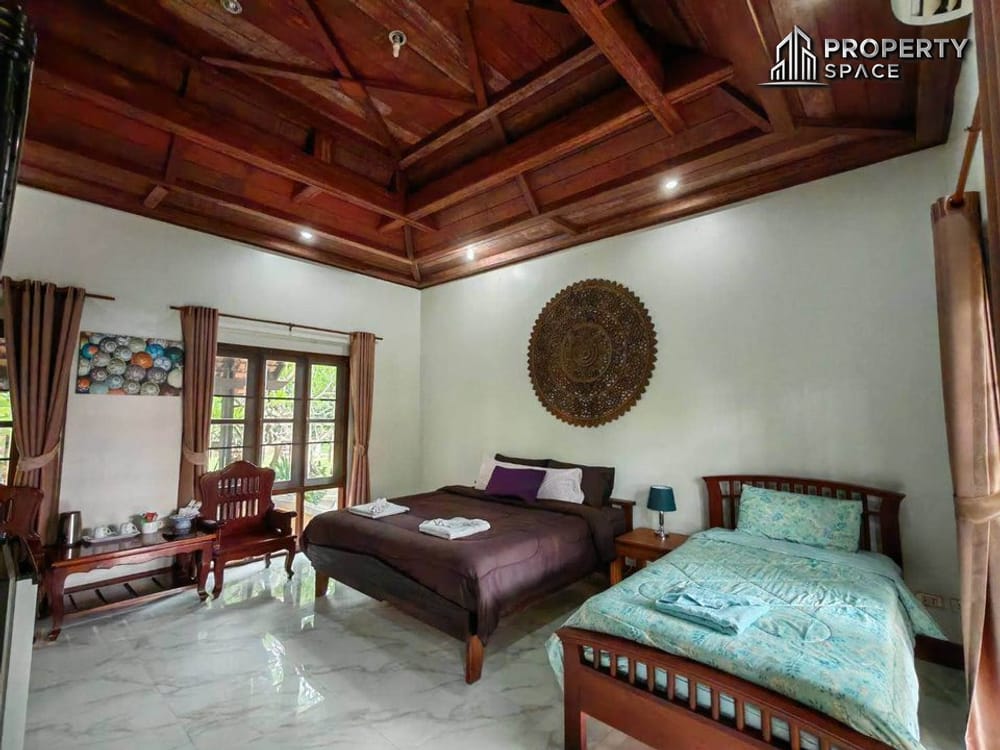 Thai Style 6 Bedroom Pool Villa In Soi Siam Country Club Pattaya For Rent Image 13