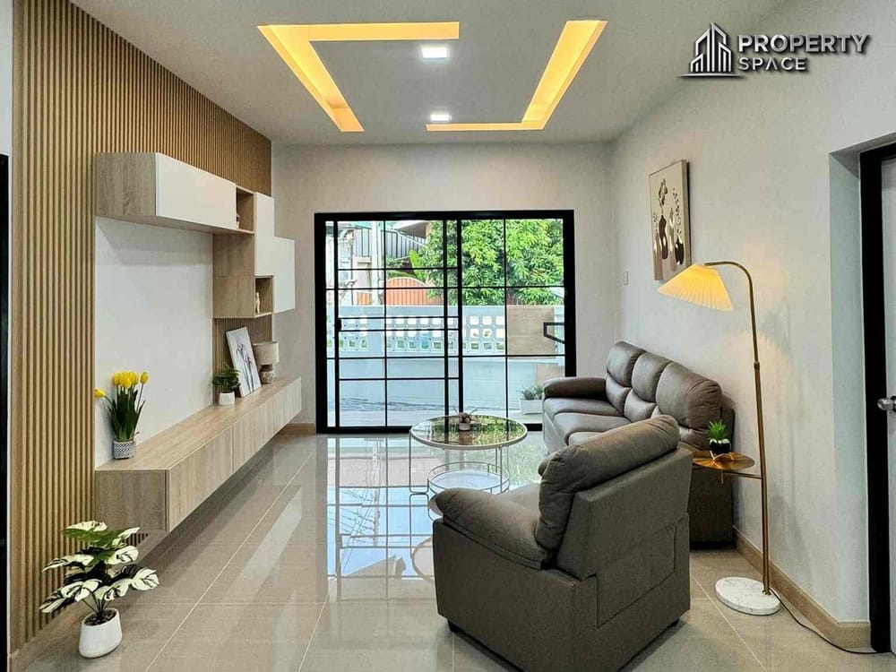 Minimal 3 Bedroom House In Nong Pla Lai Pattaya For Sale Image 6