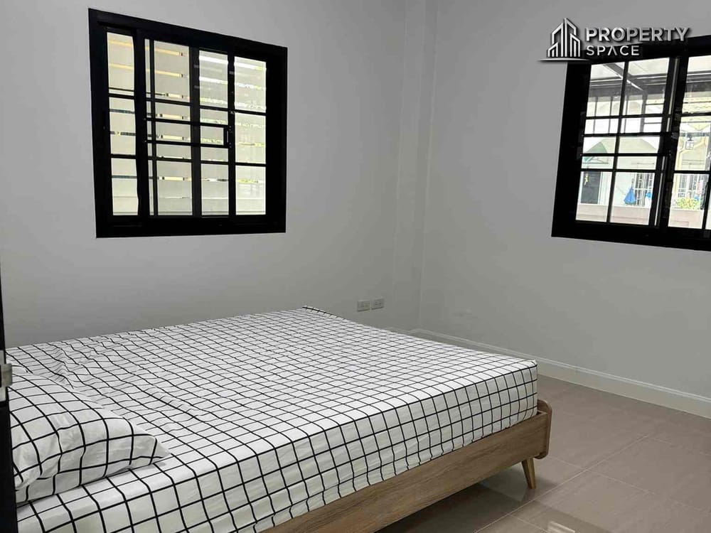 Minimal 3 Bedroom House In Nong Pla Lai Pattaya For Sale Image 13