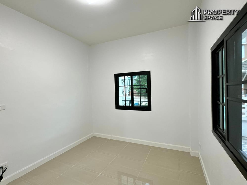 Minimal 3 Bedroom House In Nong Pla Lai Pattaya For Sale Image 14