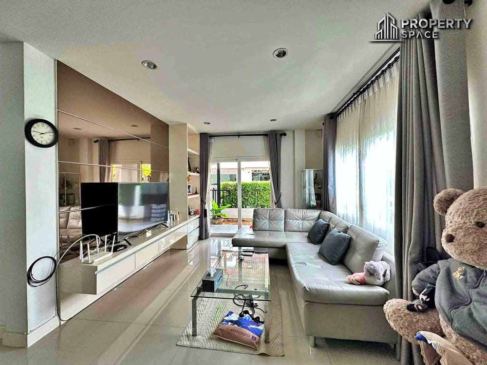 Modern 3 Bedroom Villa In East Pattaya For Sale Image 5