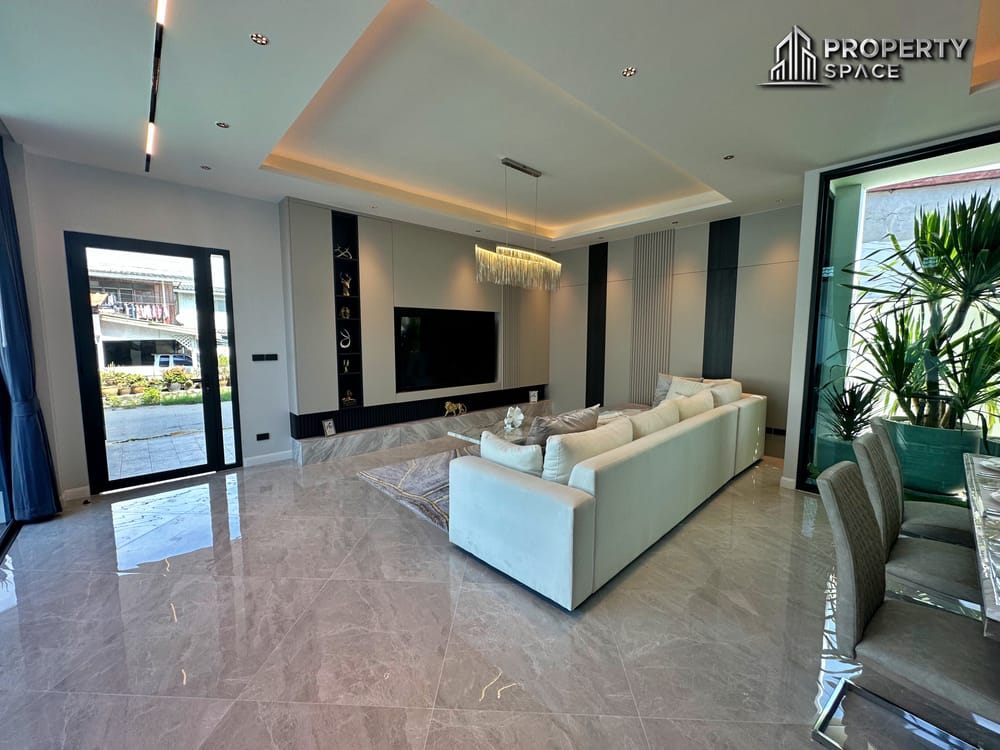 Luxury Modern 5 Bedroom Pool Villa In Prime Location Pattaya For Sale Image 6