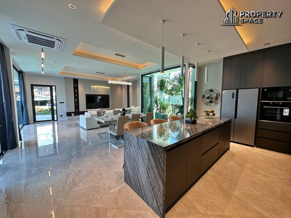 Luxury Modern 5 Bedroom Pool Villa In Prime Location Pattaya For Sale Image 12