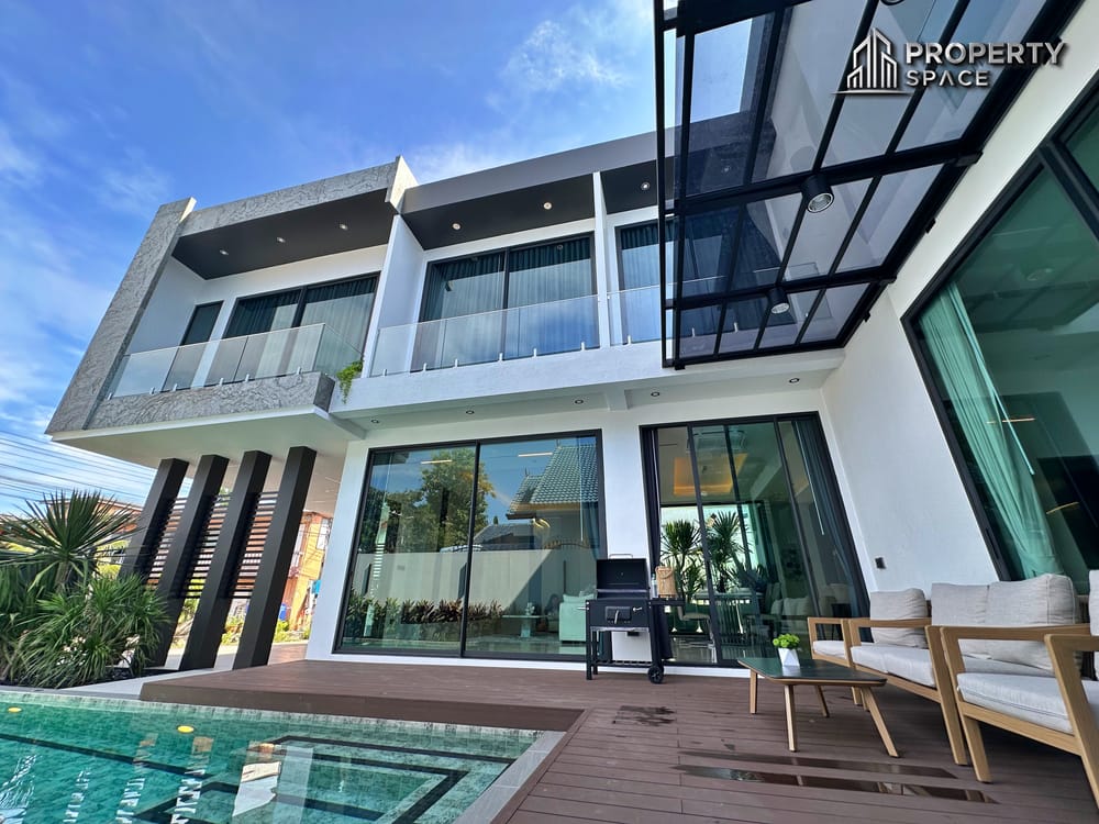 Luxury Modern 5 Bedroom Pool Villa In Prime Location Pattaya For Sale Image 3