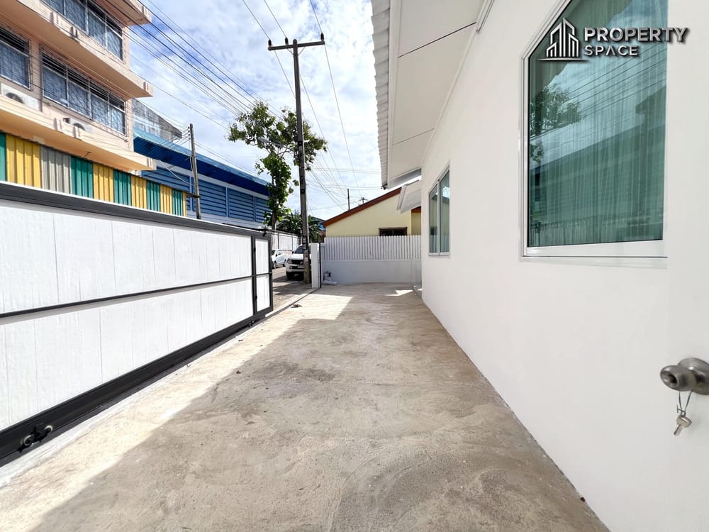 Modern 3 Bedroom House In South Pattaya For Sale Image 10