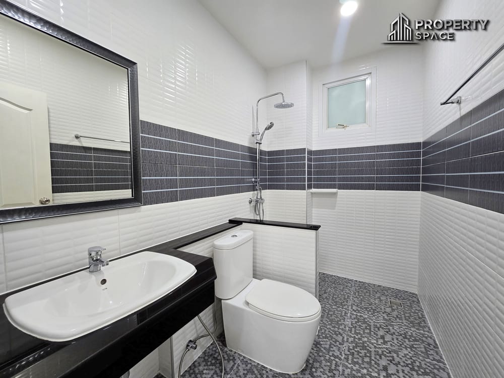 Modern Luxury 4 Bedroom Villa In Khao Talo Pattaya For Rent Image 13