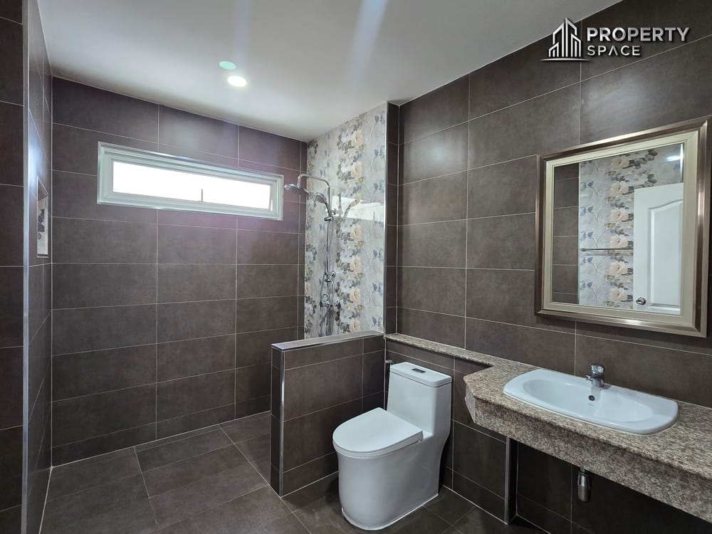 Modern Luxury 4 Bedroom Villa In Khao Talo Pattaya For Rent Image 26