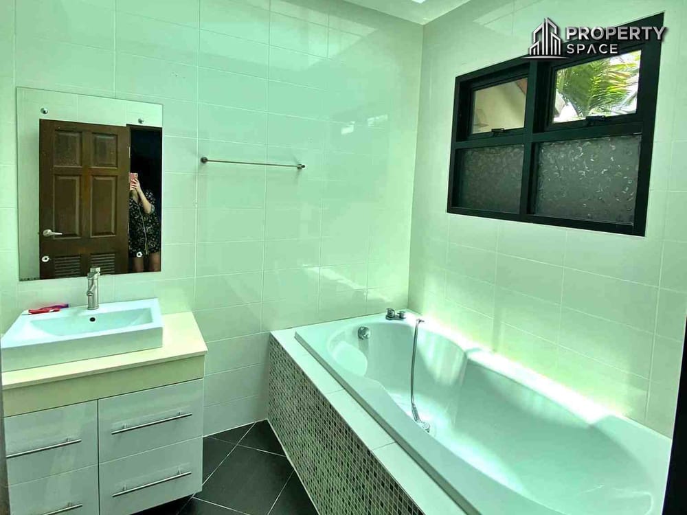 Modern 3 Bedroom Pool Villa In Dusit Park Pattaya For Rent  Image 16