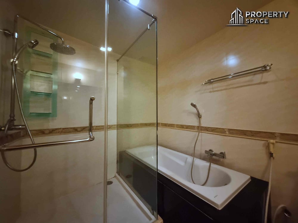 Spacious 3 Bedroom In City Garden Central Pattaya Condo For Sale And Rent Image 27