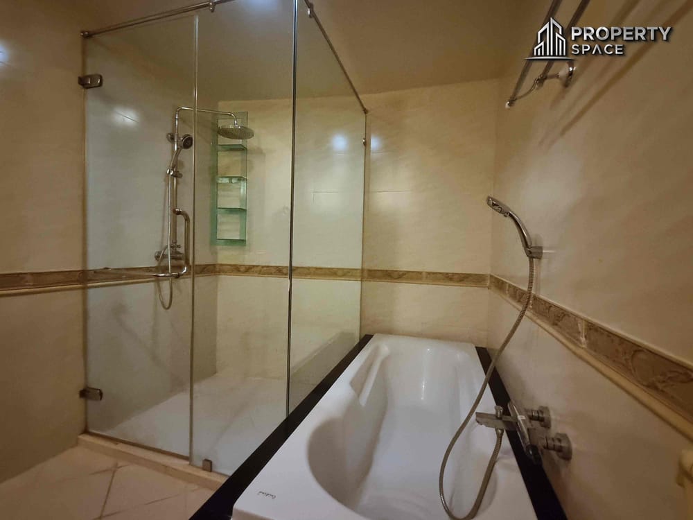 Spacious 3 Bedroom In City Garden Central Pattaya Condo For Sale And Rent Image 28