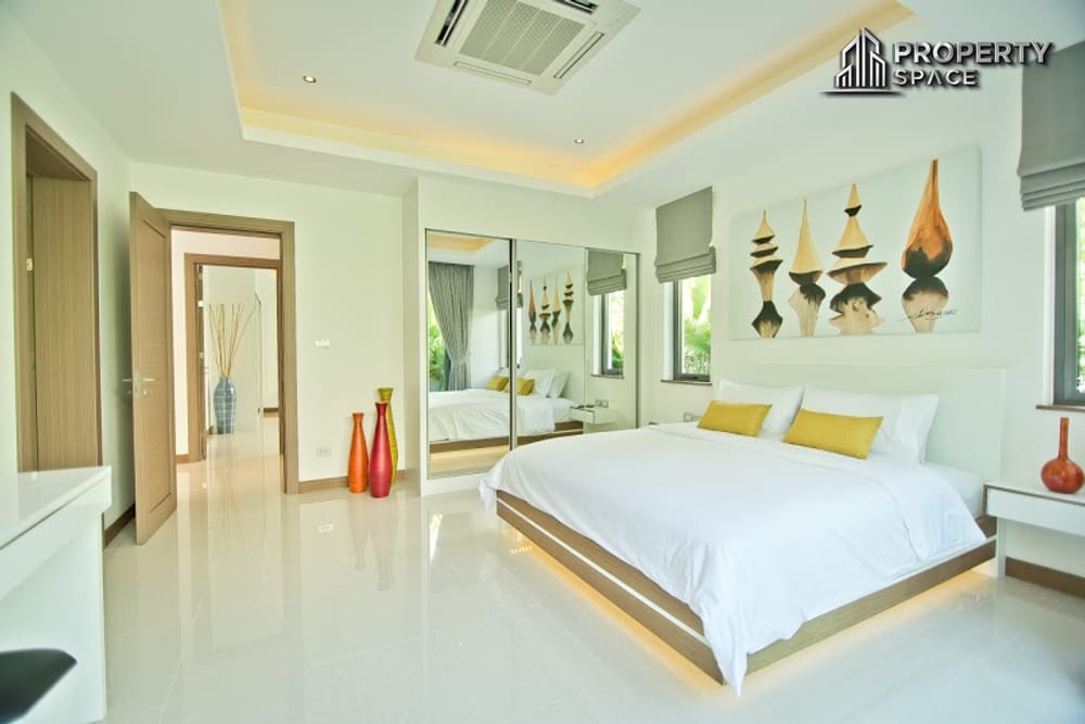 Luxury Modern 4 Bedrooms Pool Villa In Vineyard Pattaya For Sale And For Rent Image 12