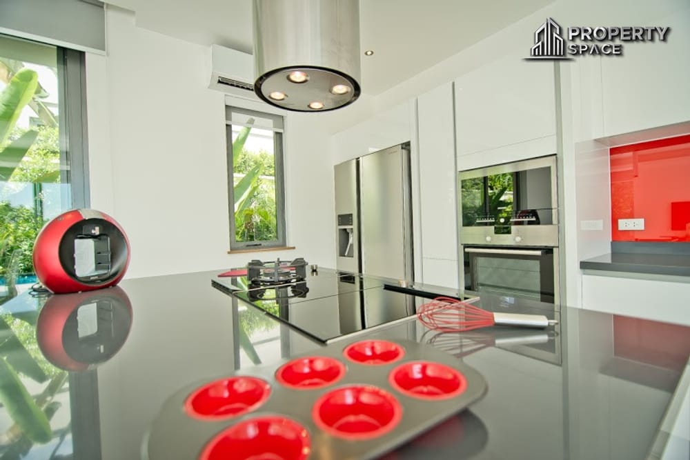 Luxury Modern 4 Bedrooms Pool Villa In Vineyard Pattaya For Sale And For Rent Image 9