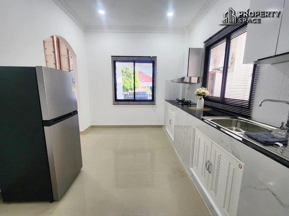 Modern 3 Bedroom House In East Pattaya For Rent Image 9