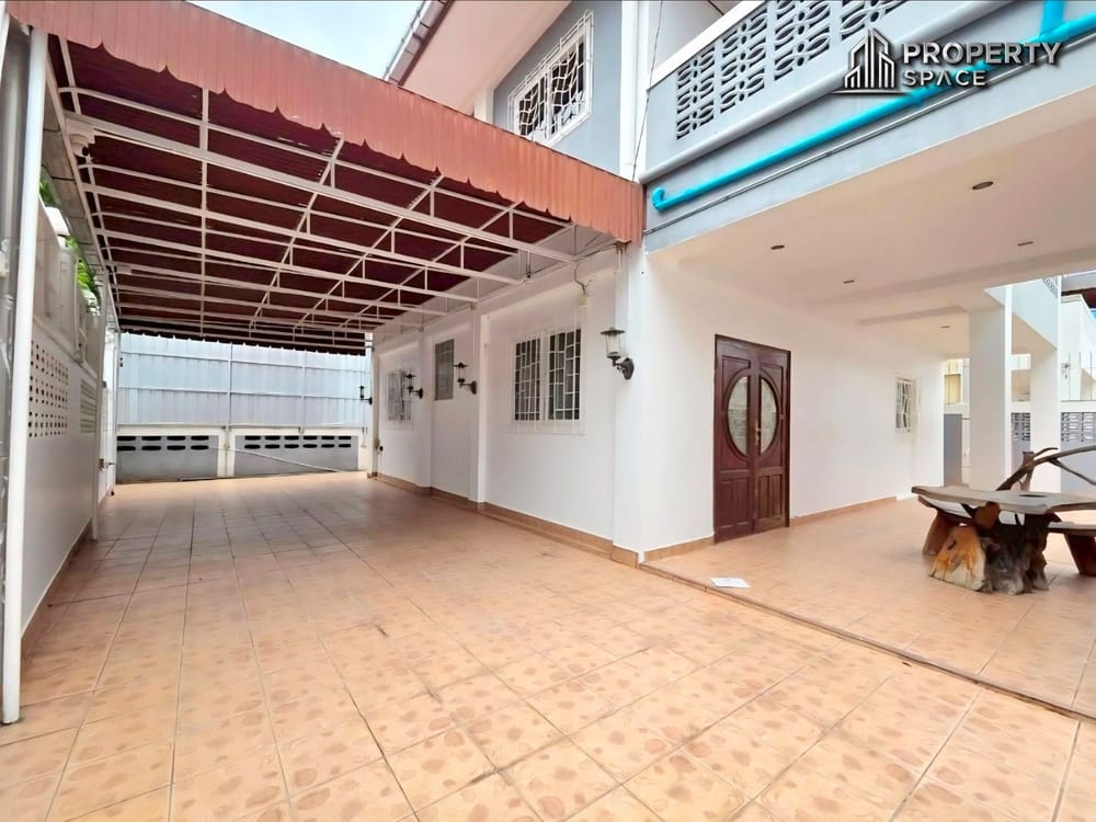 Pet Friendly 3 Bedroom House In Central Pattaya For Rent Image 3