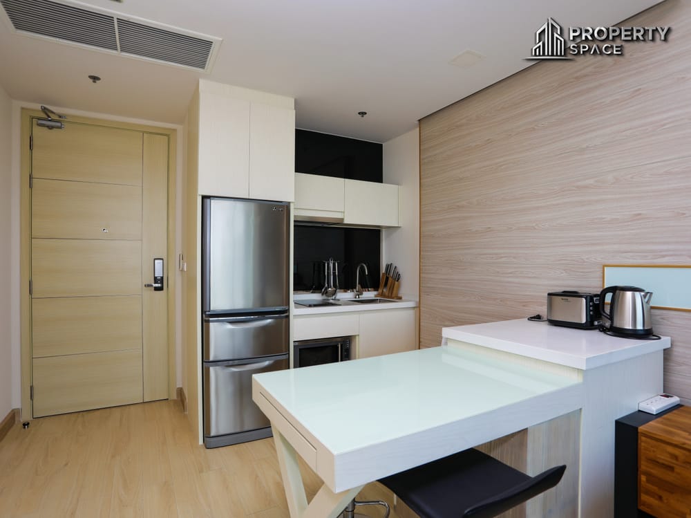 Sea View 1 Bedroom In Cetus Beachfront Condo Jomtien For Sale Image 12