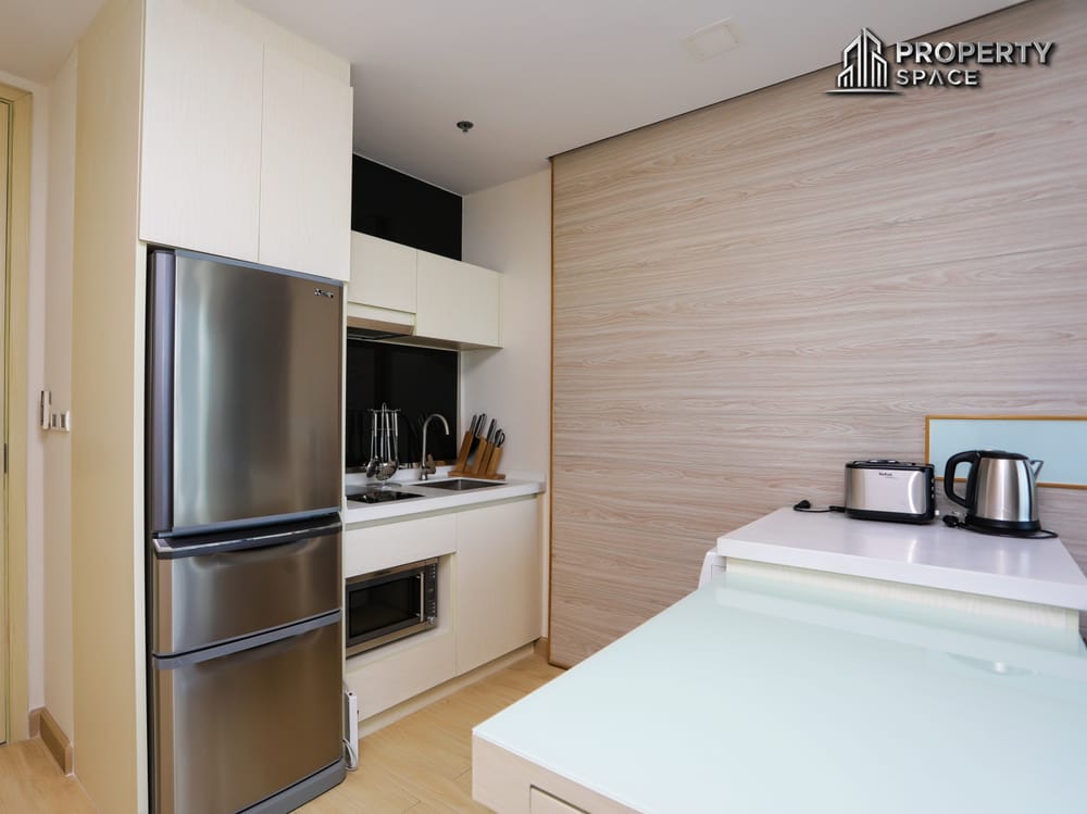 Sea View 1 Bedroom In Cetus Beachfront Condo Jomtien For Sale Image 13