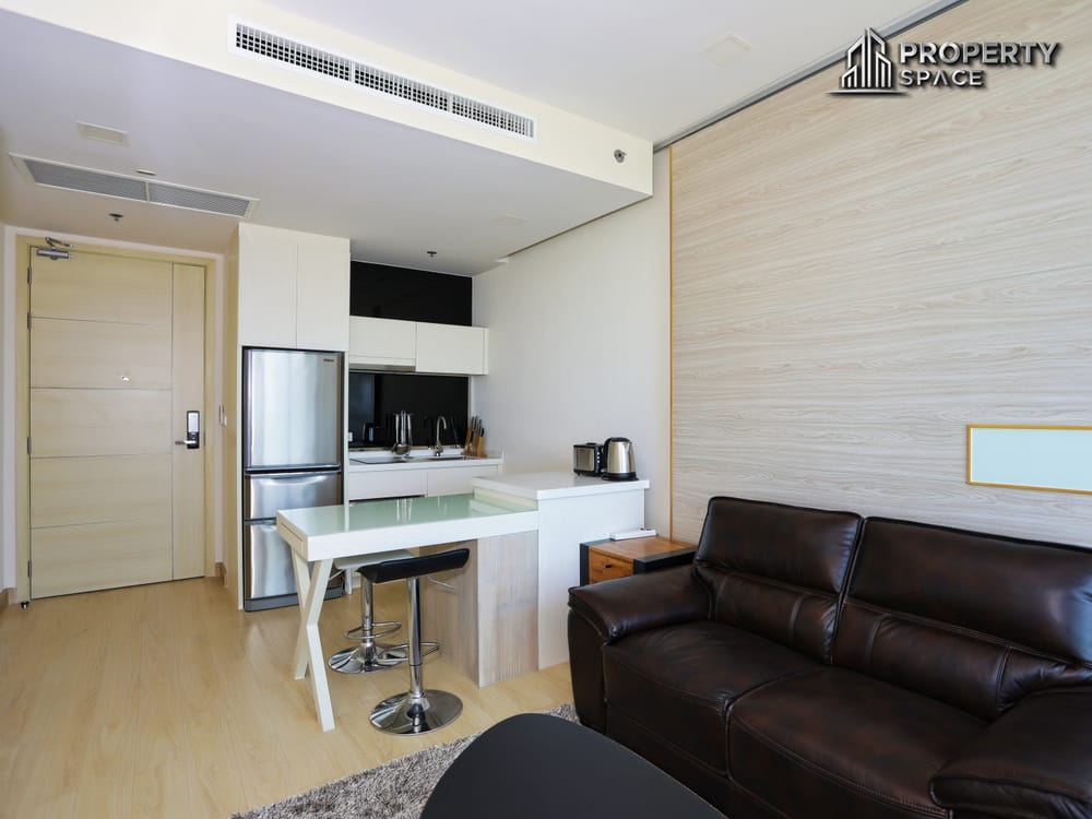 Sea View 1 Bedroom In Cetus Beachfront Condo Jomtien For Sale Image 11