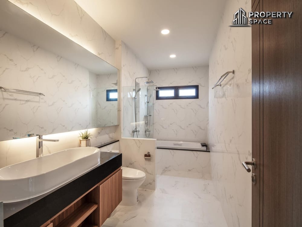 Presale Fully Furnished 3 Bedroom Pool Villa In Huai Yai Pattaya For Sale Image 17