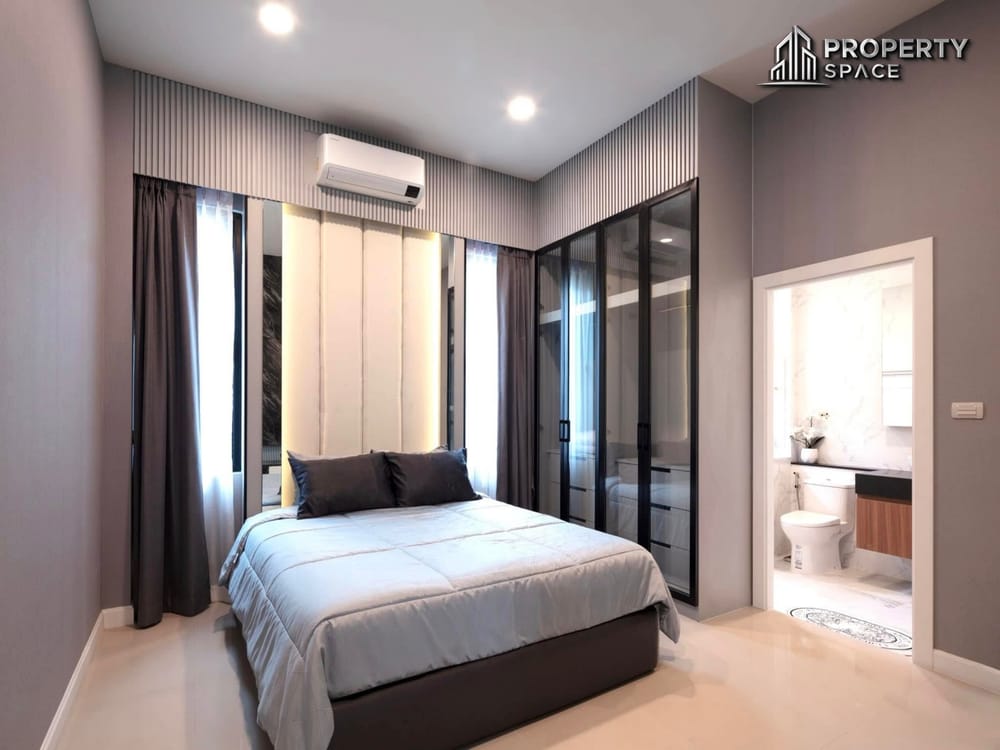 Presale Fully Furnished 3 Bedroom Pool Villa In Huai Yai Pattaya For Sale Image 24