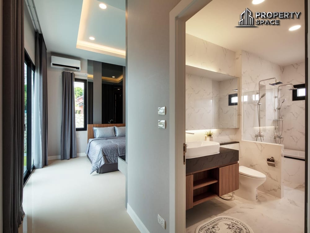 Presale Fully Furnished 3 Bedroom Pool Villa In Huai Yai Pattaya For Sale Image 16