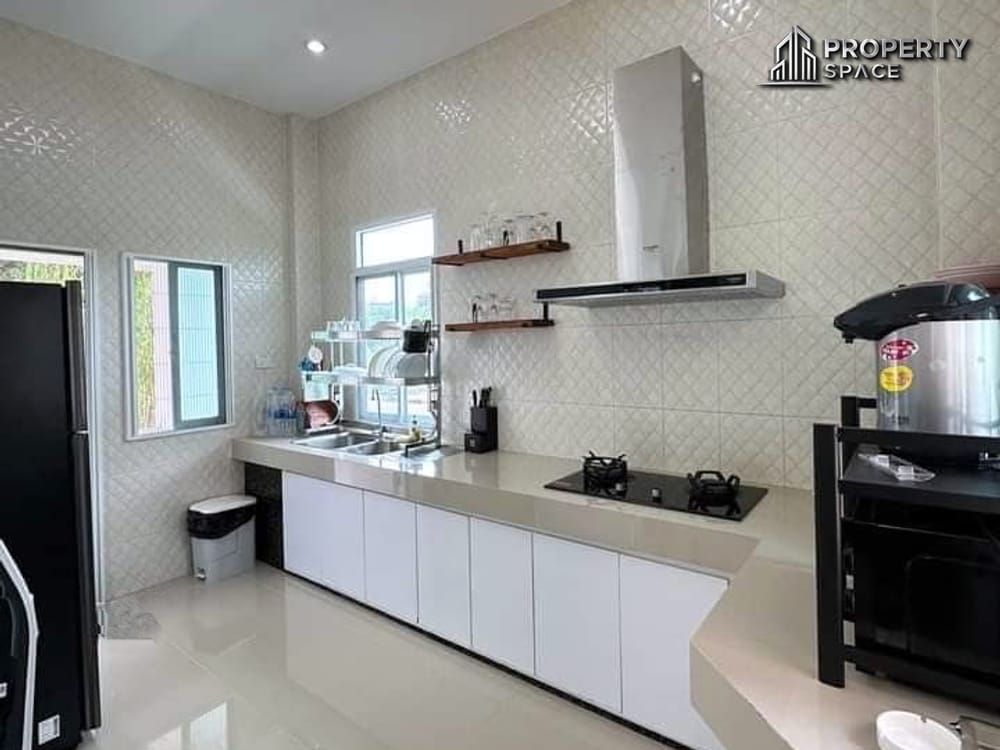 Luxury 6 Bedroom Pool Villa In Huai Yai Pattaya For Rent Image 11
