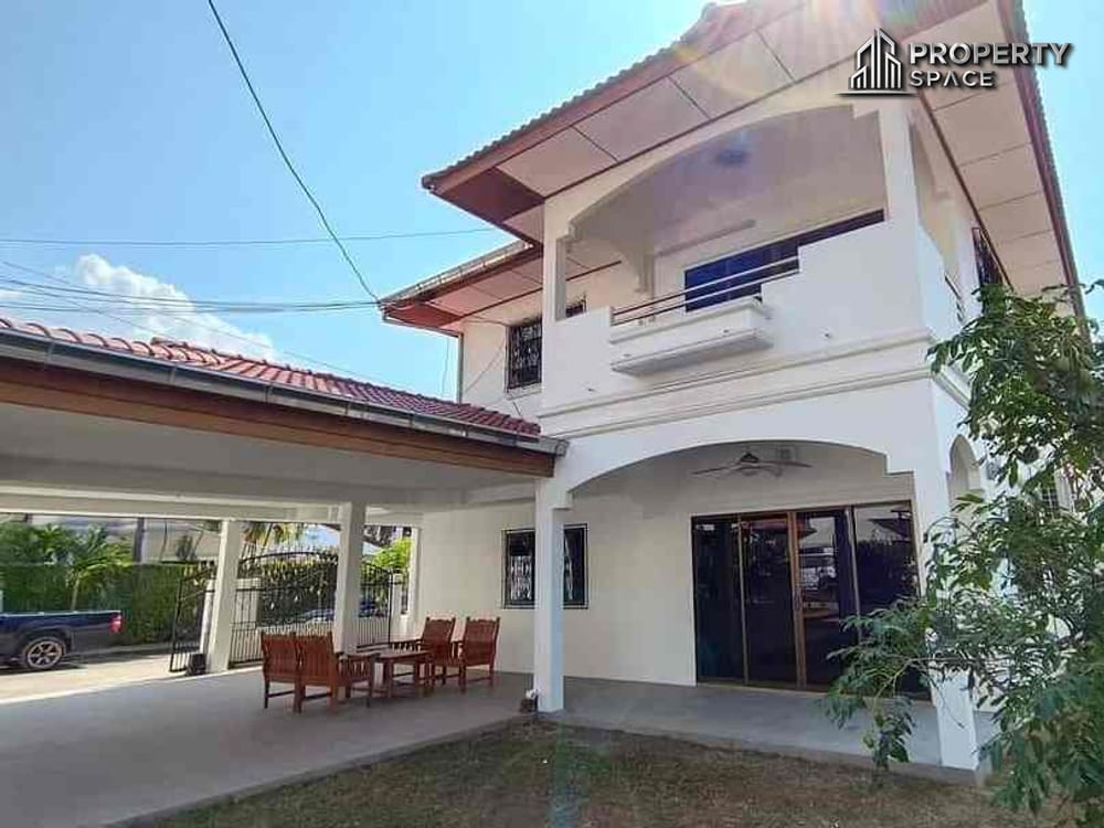 4 Bedroom House In Royal Park Village Jomtien For Rent Image 4