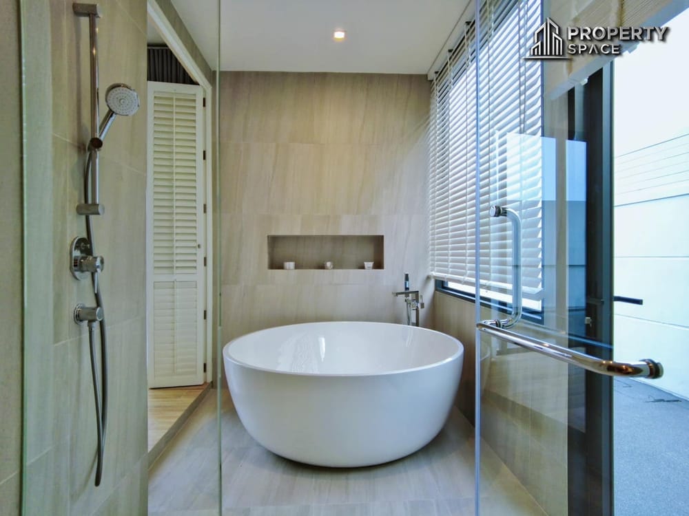 Luxurious Modern 4 Bedroom Pool Villa In Jomtien Beach For Rent  Image 16