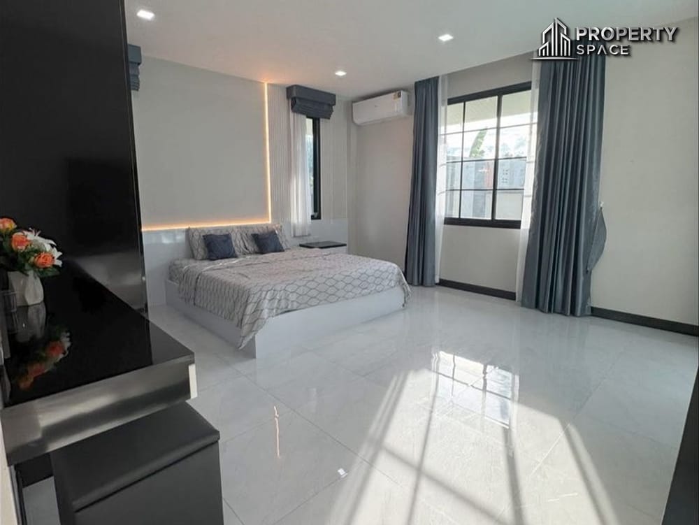 Contemporary 4-Bedroom Modern Pool Villa Near Mabprachan Lake, Pattaya – For Sale Image 11
