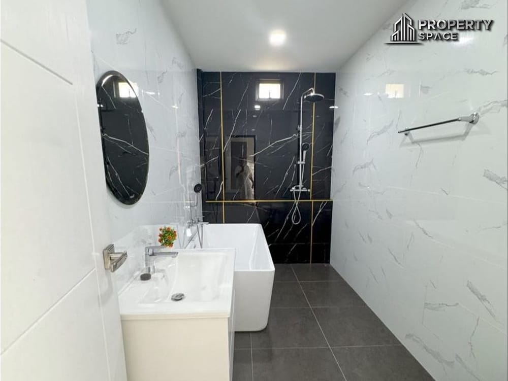 Contemporary 4-Bedroom Modern Pool Villa Near Mabprachan Lake, Pattaya – For Sale Image 22