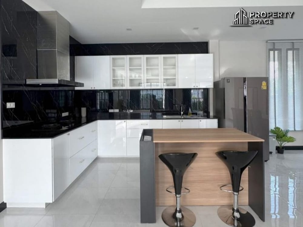 Contemporary 4-Bedroom Modern Pool Villa Near Mabprachan Lake, Pattaya – For Sale Image 9