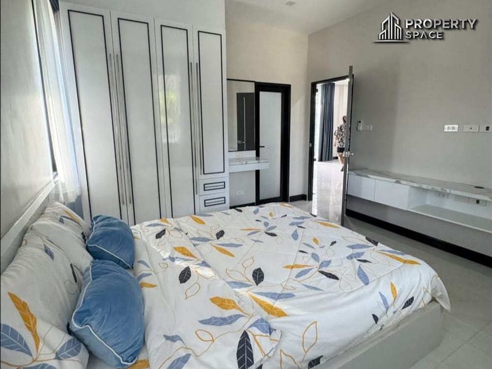 Contemporary 4-Bedroom Modern Pool Villa Near Mabprachan Lake, Pattaya – For Sale Image 18