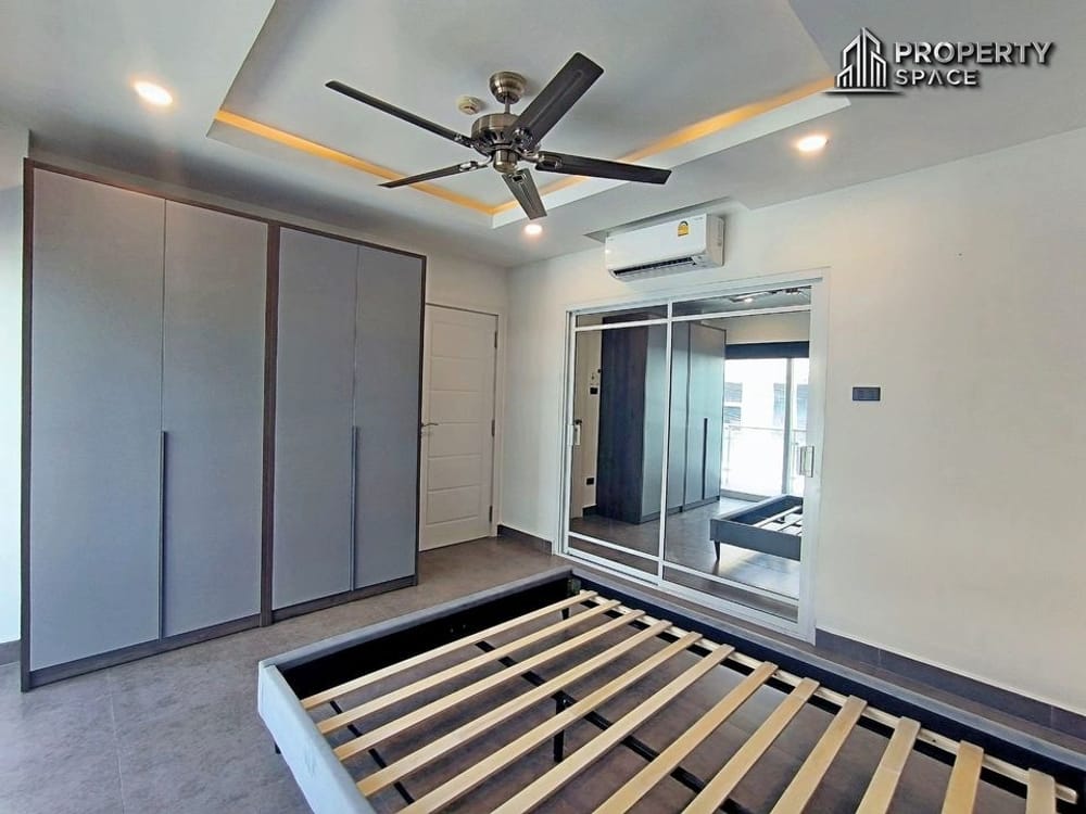 Modern 1 Bedroom Condo (FQ) In Tudor Court Condo Pattaya For Sale Image 13