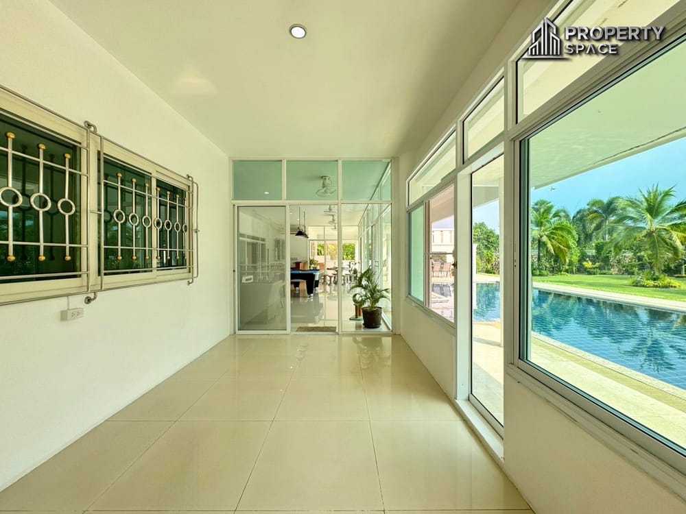 Private Luxury 5 Bedroom Pool Villa Near Mabprachan Lake For Sale And Rent Image 45